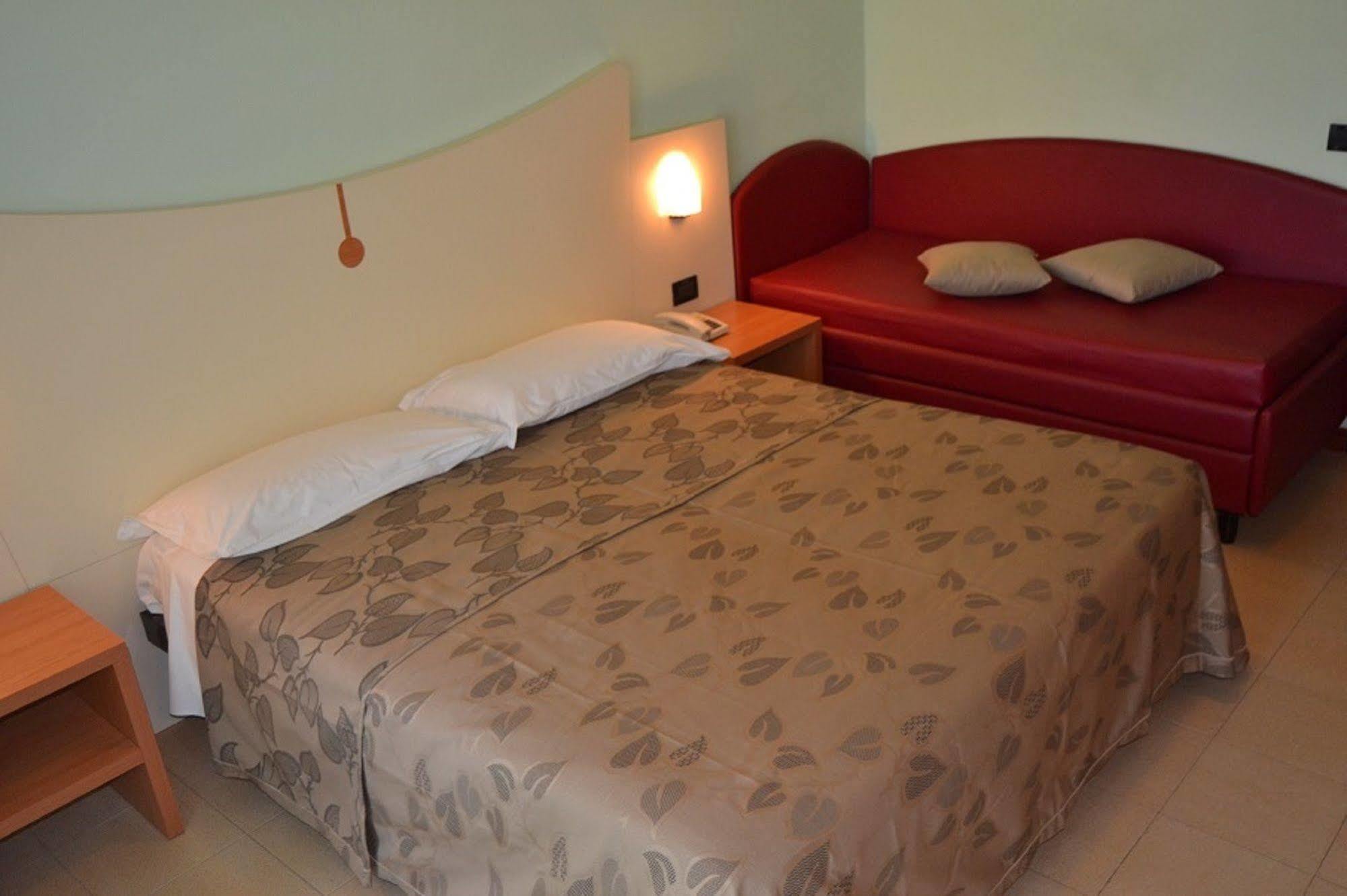 Hotel Zeus Rimini Exterior photo